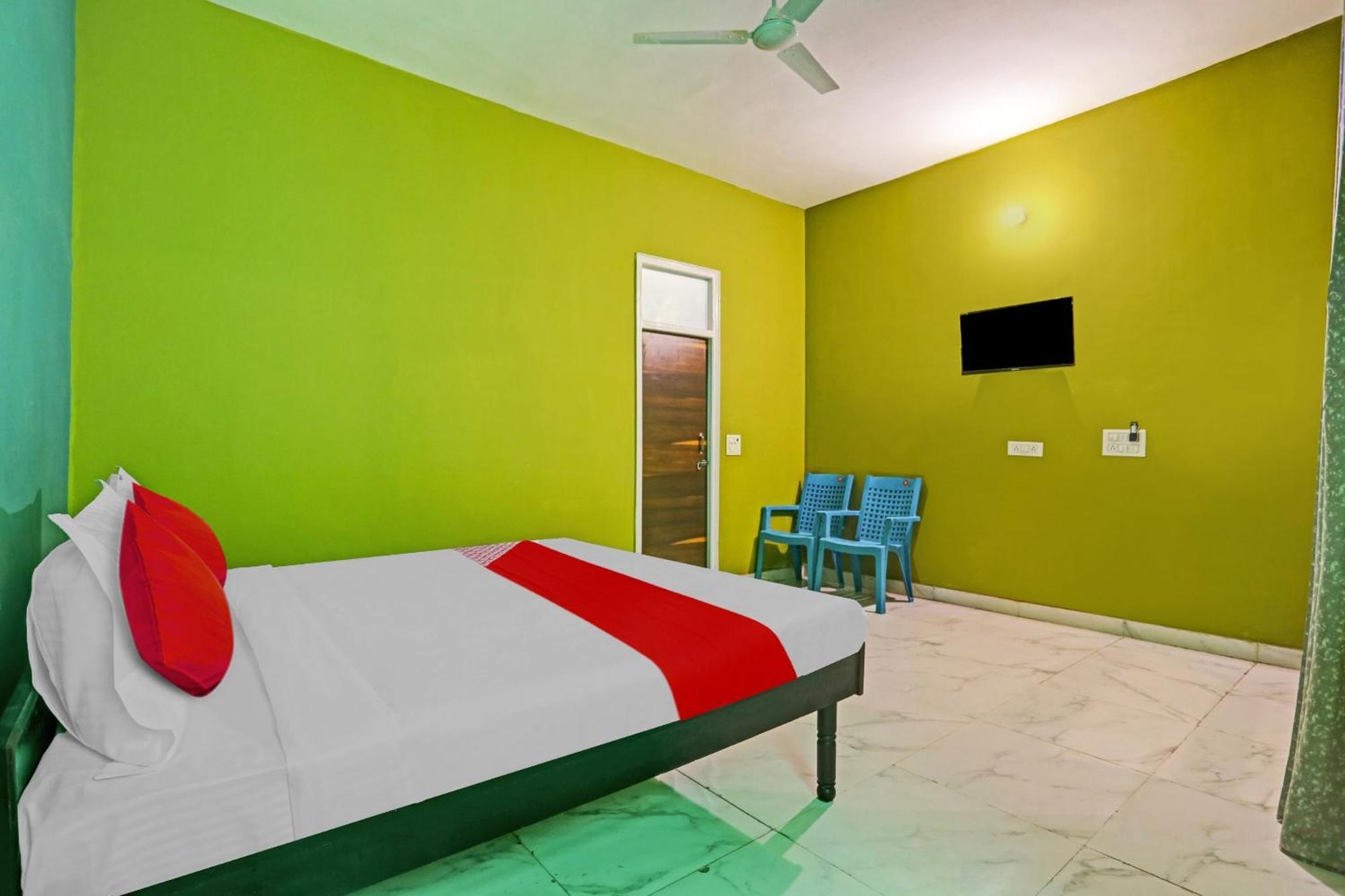Hotel O Arya Residency Гургаон Экстерьер фото